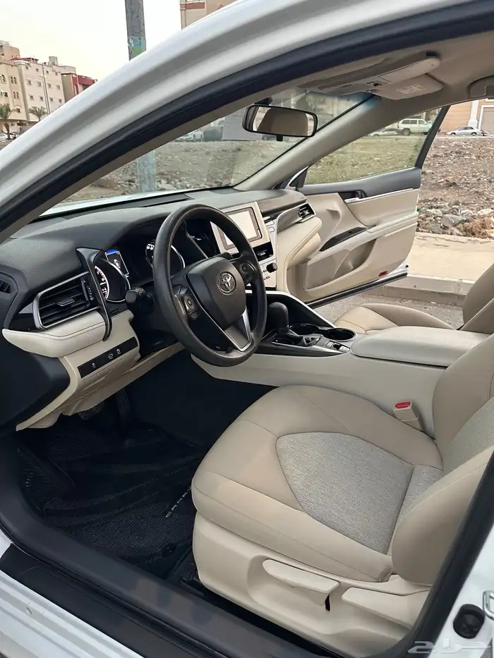 كامري LE 2024 سعودي ( بحالة الوكالة ) خالي من الرش 30