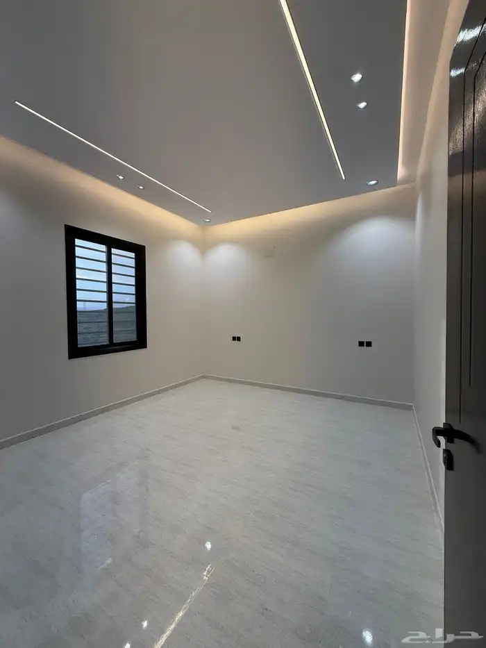 للبيع ارواف علويه بملحق وشقق ارضيه بغرفه مشب ابها حي الزهور 19