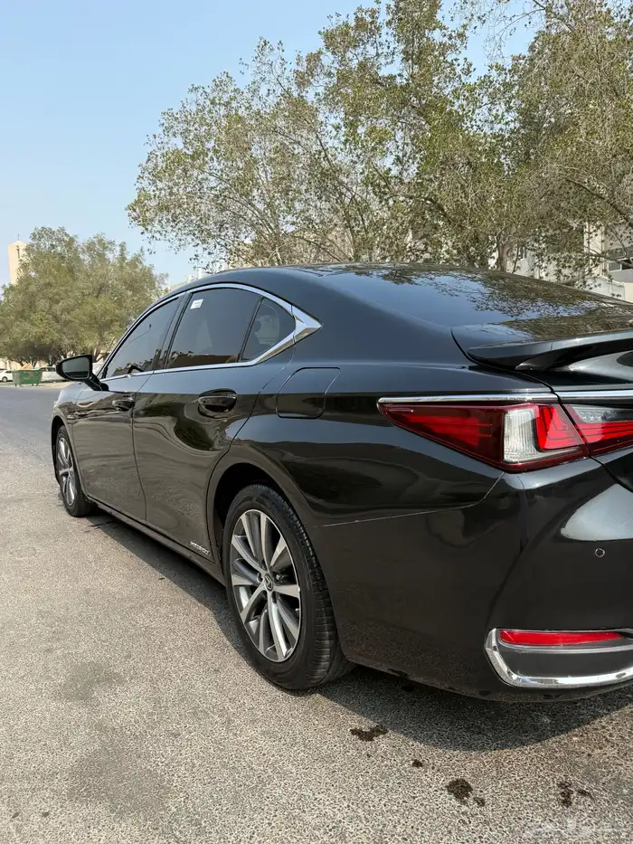 للبيع لكزس موديل 2021 6