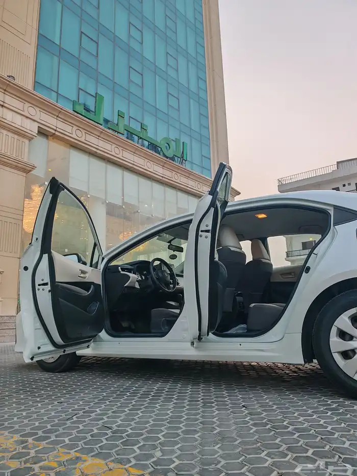 كورولا وكاله عداد 60 الف فقط 14