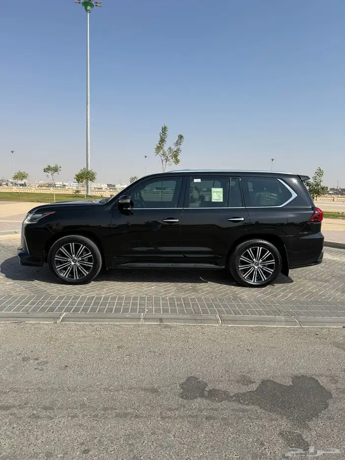 جيب لكزس 2020 فل كامل برجكتر نقط عمياء AD سعودي 2