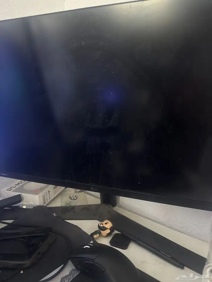 شاشه LG شاريها 1500 والبيع 1250 شاشته مخزنه مافيها ولا خراب 0