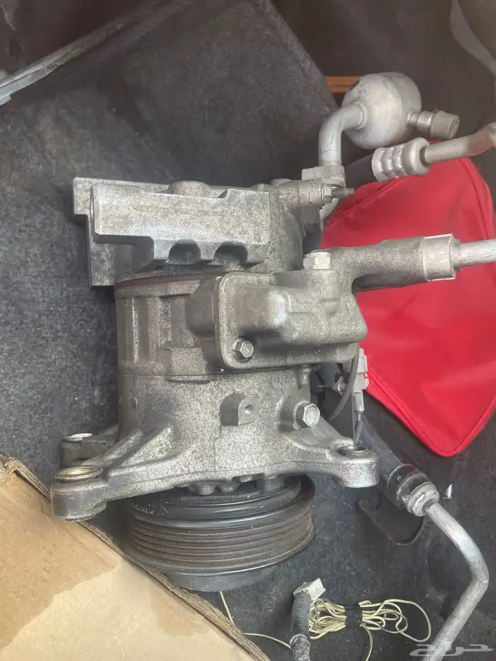 كمبريسر لكزس جي اس مع اغراضه 0