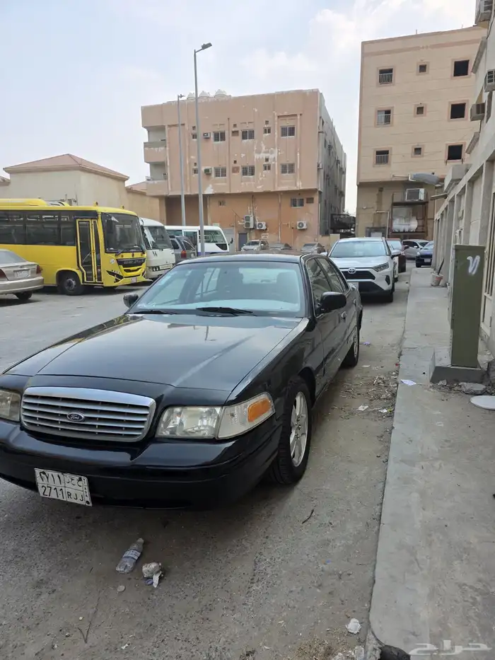 فورد فكتوريا 2011 1