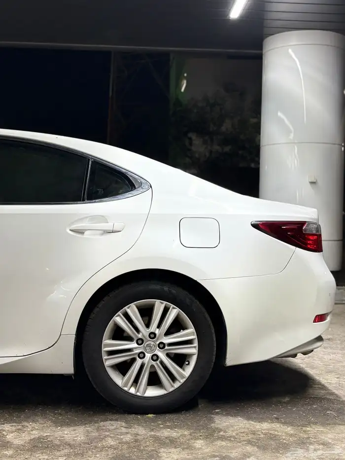 لكزس ES350 بانوراما 2014 مالك الأول من وكاله 16