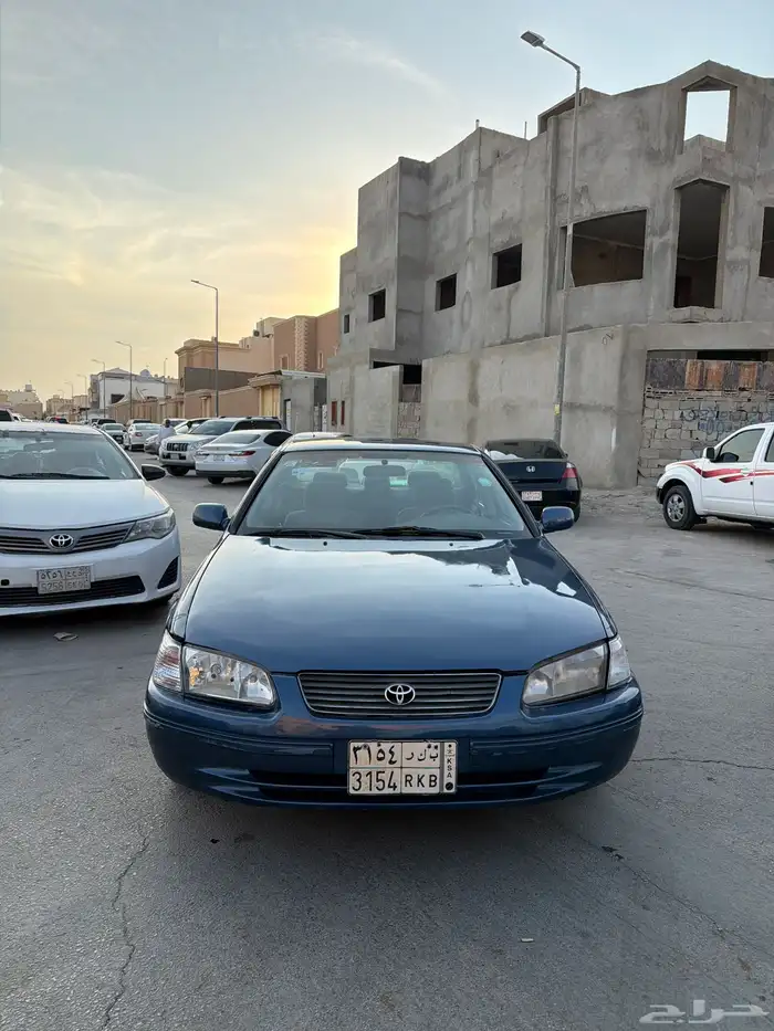 للبيع كامري 2000 1