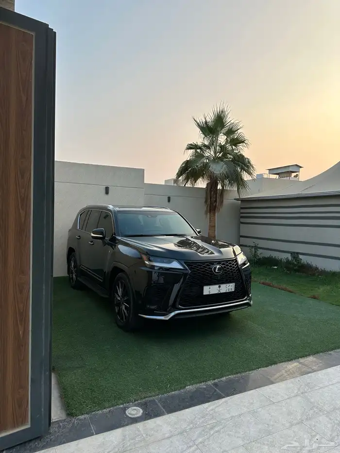 لكزس اف سبورت 2023 4