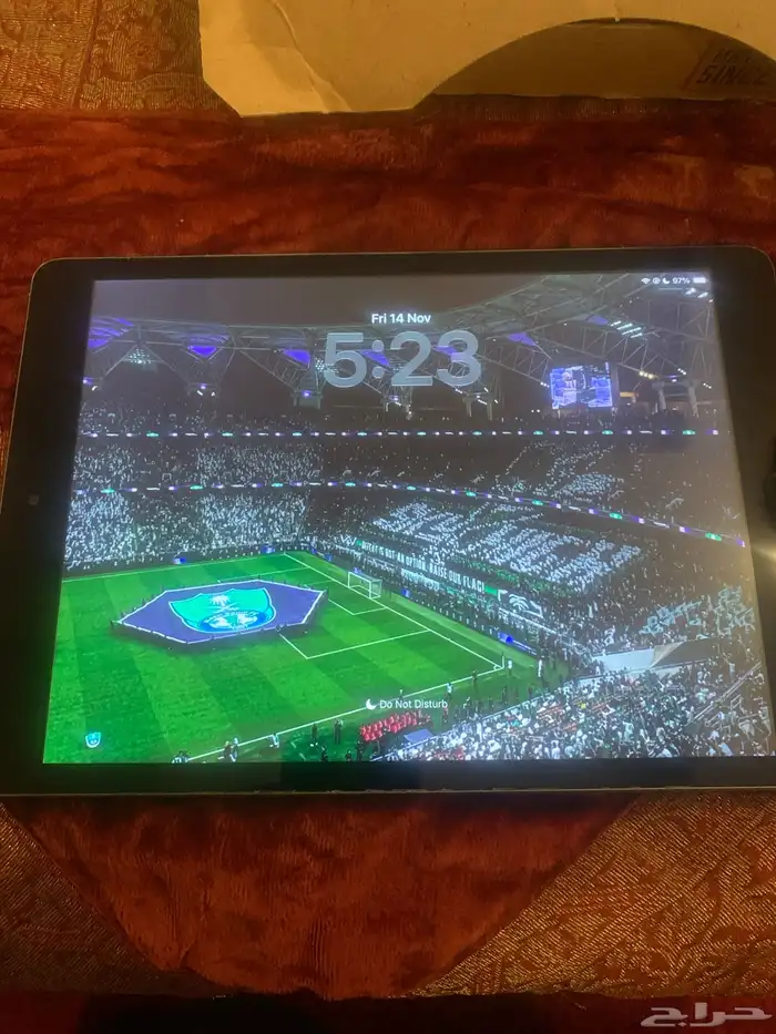 ايباد الجيل الثامن نظيف في مشكله ب البصمه و الباقي كلو تمام 1