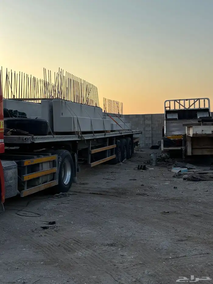 للبيع راس اكتروس مع سطحه 15متر 3