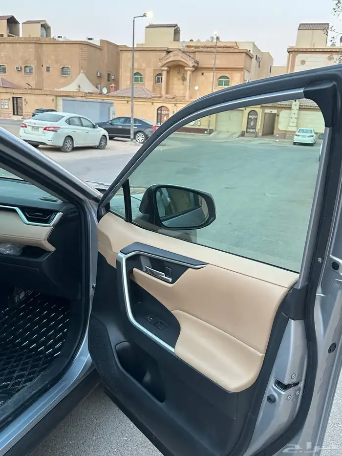 تويوتا راف فور 2021 فل كامل سعودي ممشى قليل . 15