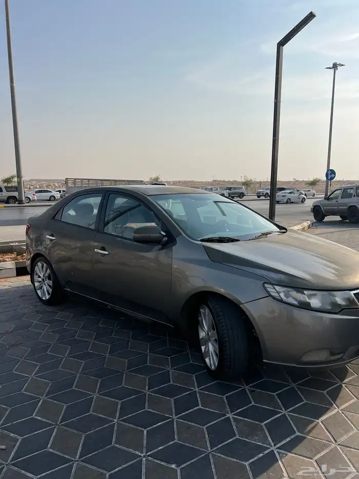 كيا سيراتو 2012 8