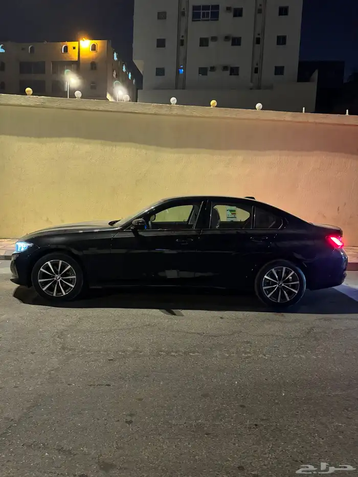بي ام دبليو 318i جديد اسود 2