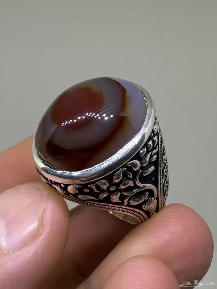 خاتم فضة بصياغة فاخرة بحجر عقيق يماني مميز 0