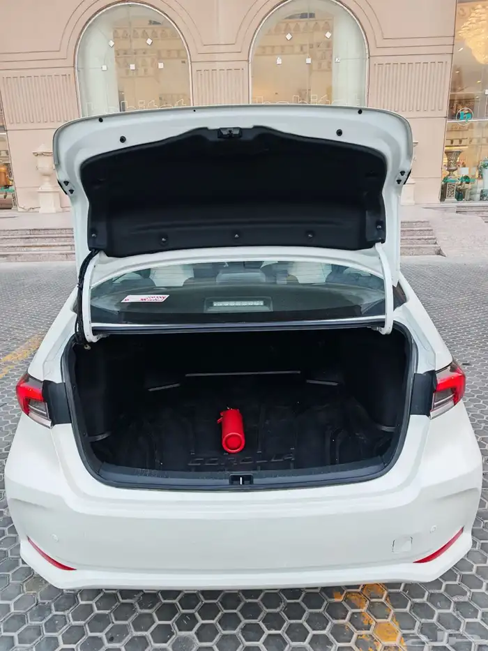 كورولا وكاله عداد 60 الف فقط 26