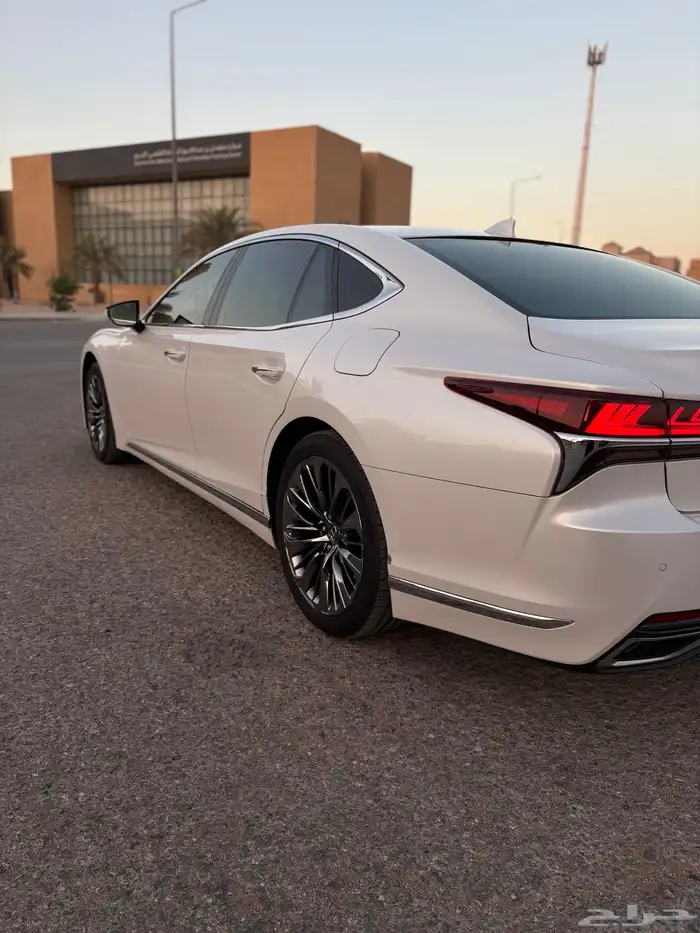 لكزس LS350 للبيع 2
