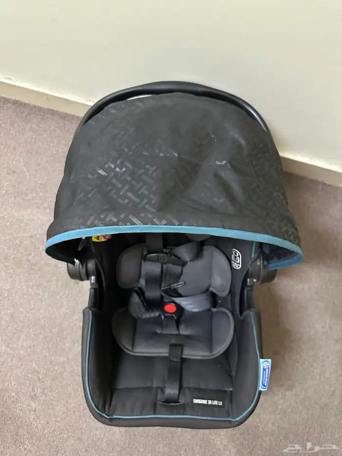GRACO Baby Car Seat - Almost New 0