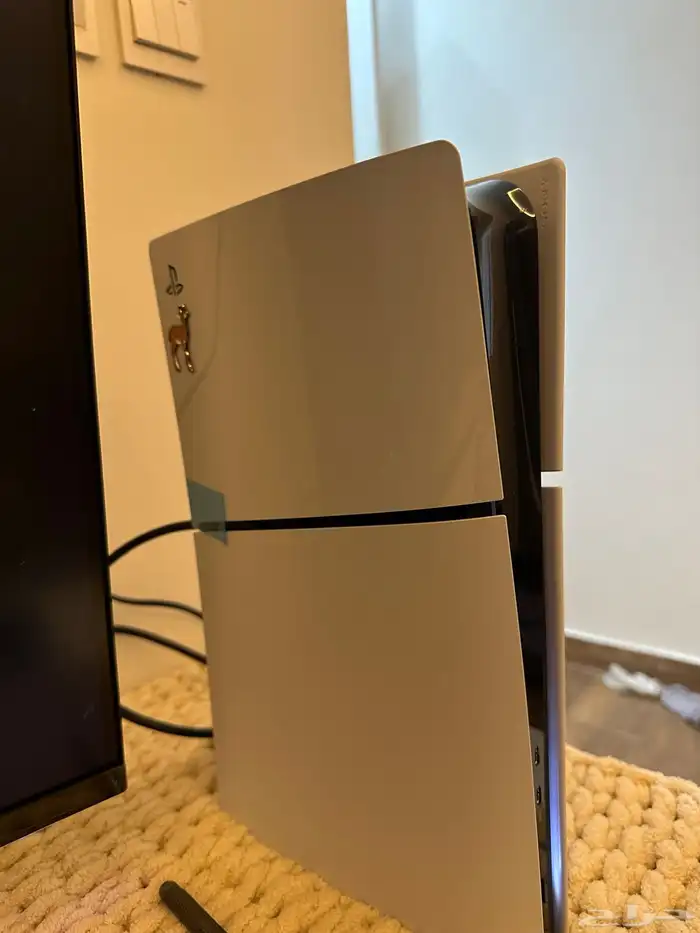 سوني 5 جديد للبيع ومعه شاشه غاليه من مكتبه جرير 5