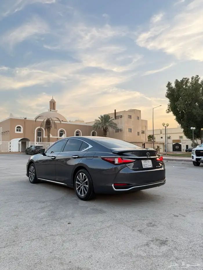 لكزس ES250 2024 1