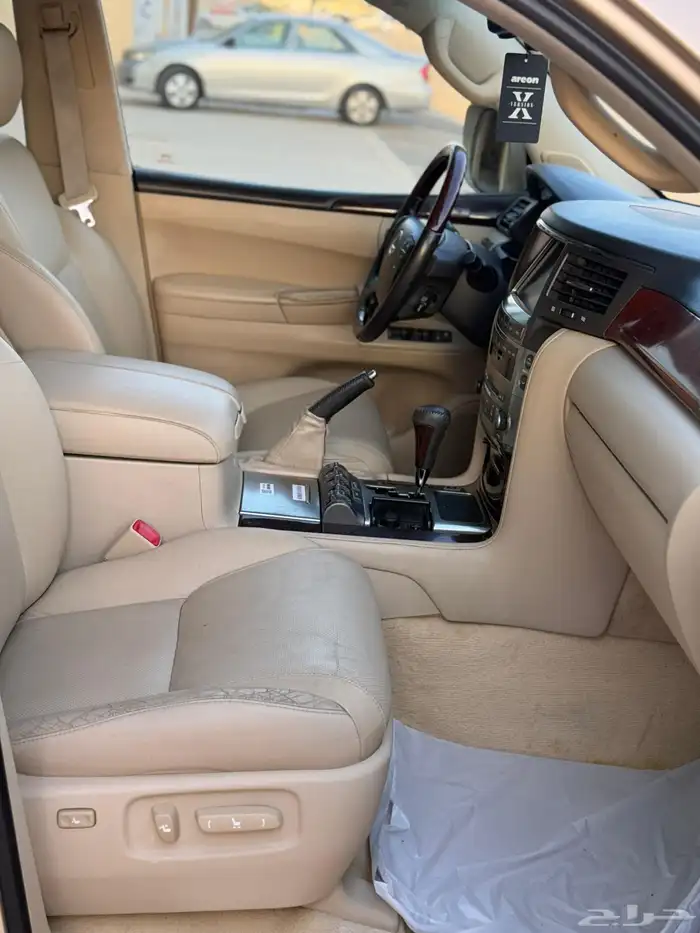 جيب لكزس LX570 موديل 2009 فل كامل 25