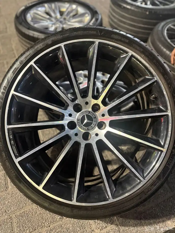 جنوط وكفرات مرسيدس نضيفة 0