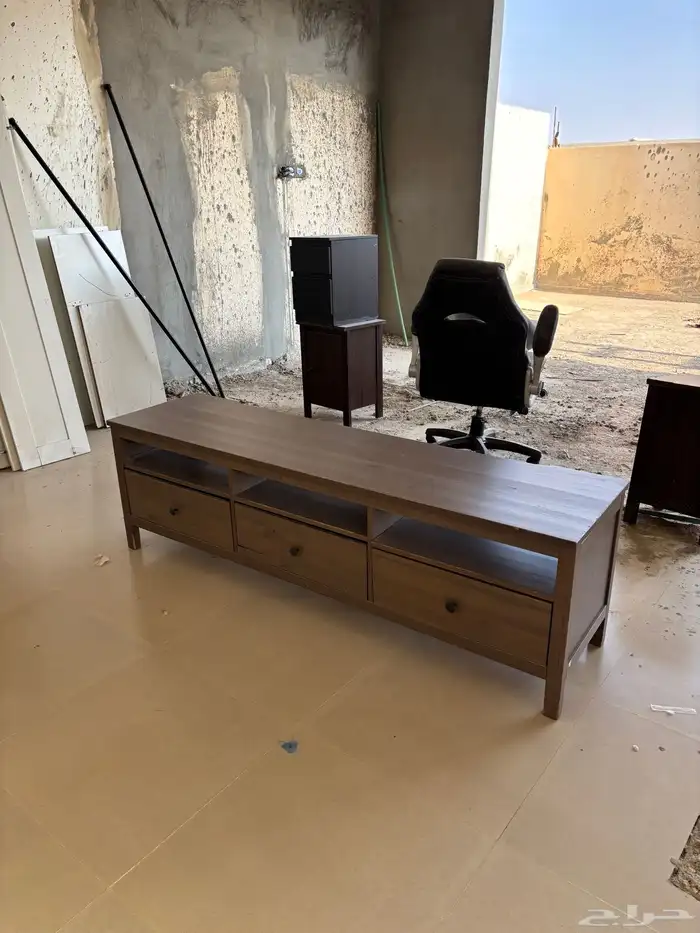 اثاث للبيع وثلاجة صغيرة 0