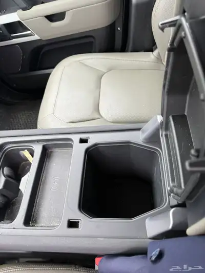 للبيع ديفندر موديل 2023 - SE شاشه كبيره وارد كندا index