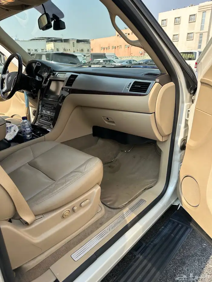 اسكاليد 2013 طويل ESV ممشى 195 الف كيلو الجميح 11