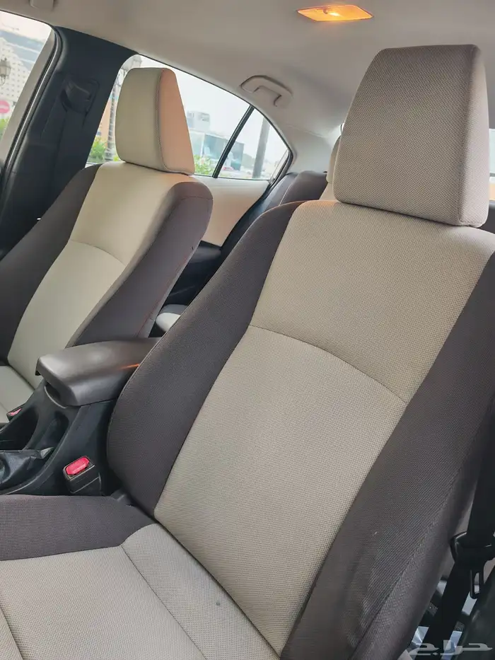 كورولا وكاله عداد 60 الف فقط 25