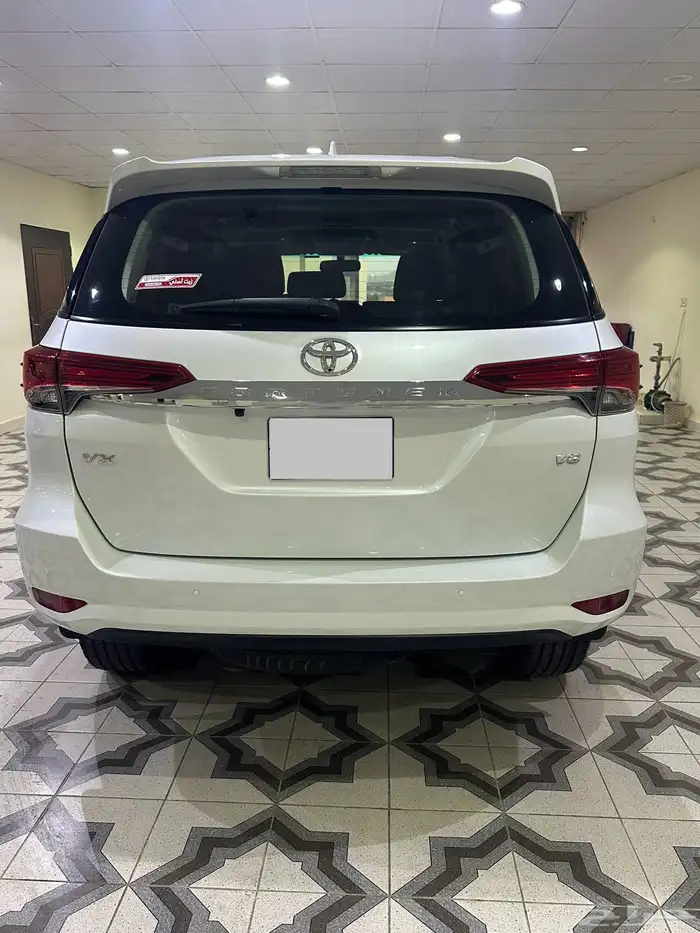 فورشنر 6 سلندر 2023 وكالة خالي من الرش 3