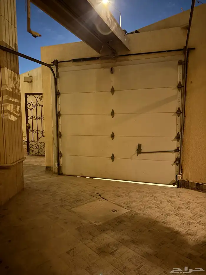 فيلا او للبيع بحي الملك عبدالله  تم البيع 4