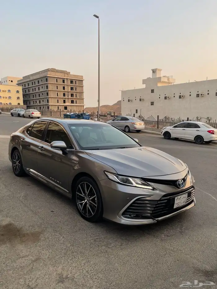 تويوتا كامري 2021 GLE هايبرد 2