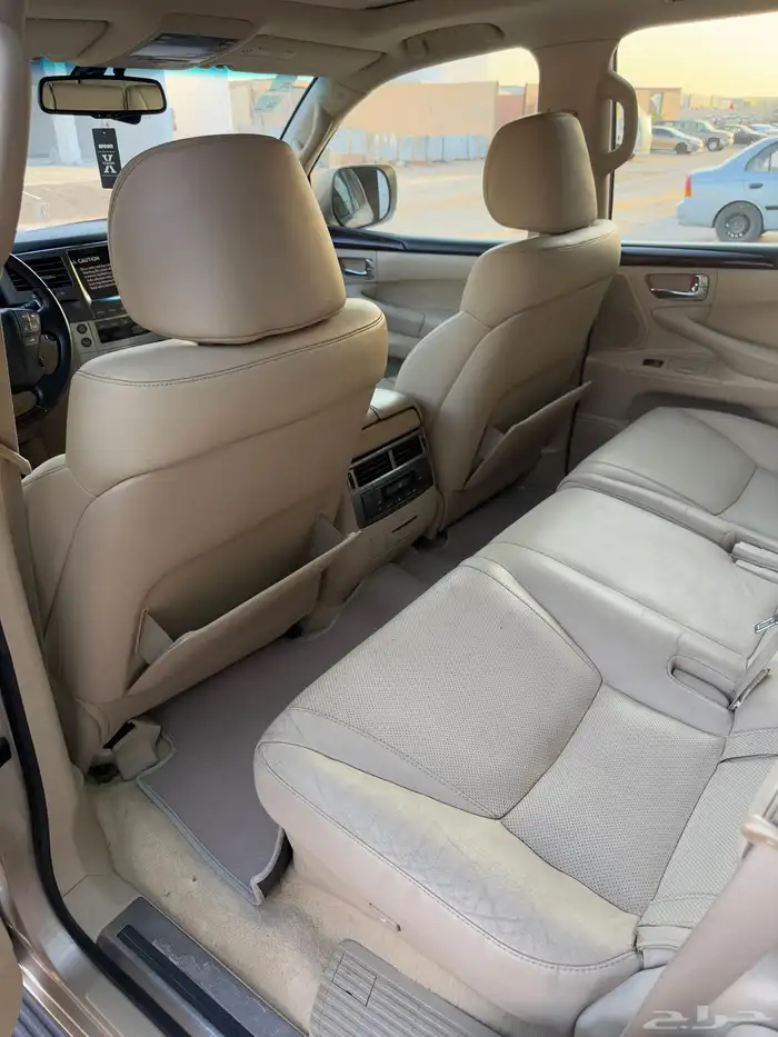 جيب لكزس LX570 موديل 2009 فل كامل 11