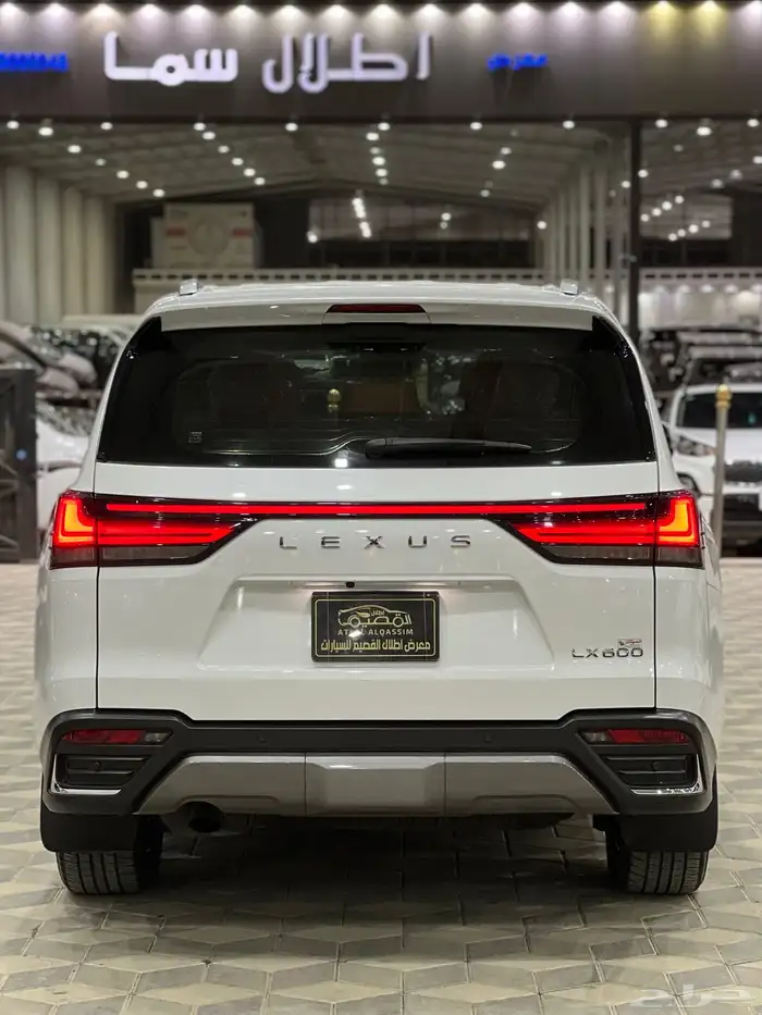 لكزس 2024 LX 600 فل كامل 3
