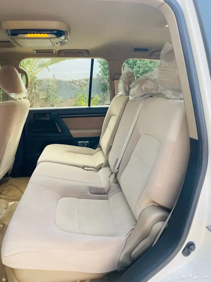 جيب مخزن شبه الجديد فل كامل. 6. مديل2010 العداد143 22