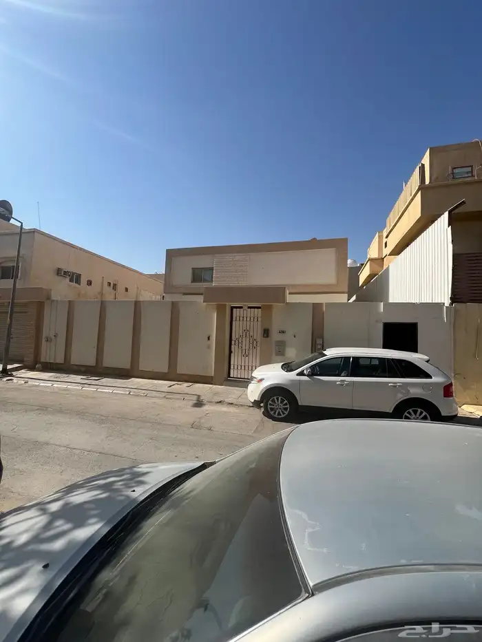 فله للبيع في حي الملز بالرياض 2