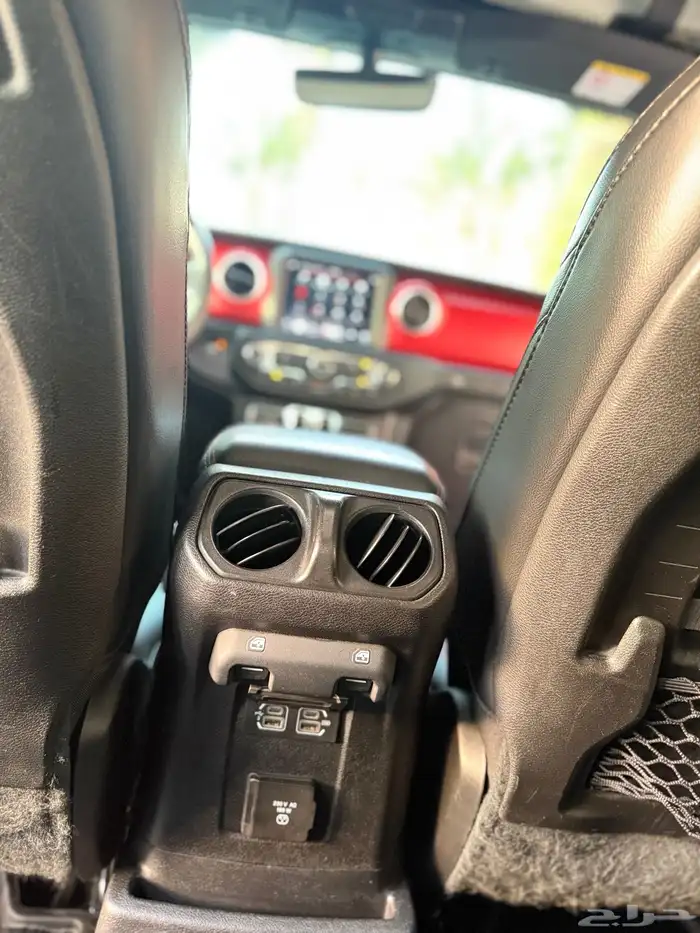 جيب رانجلر ويبكون 2020 36