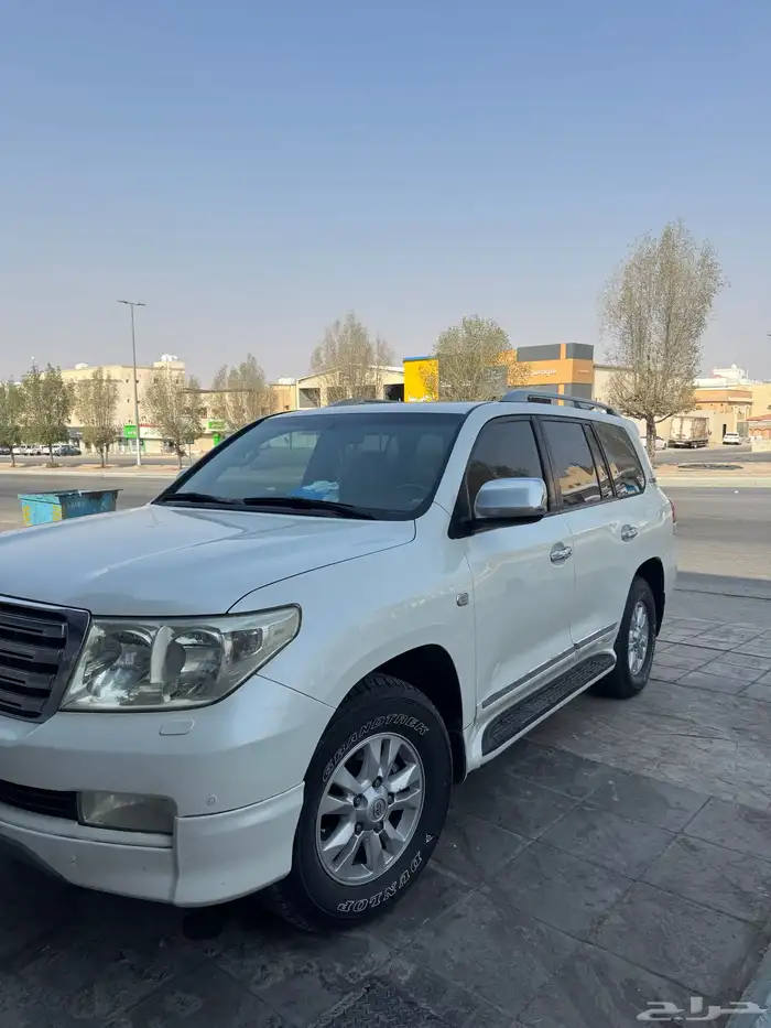 جيب لاندكروزر 10