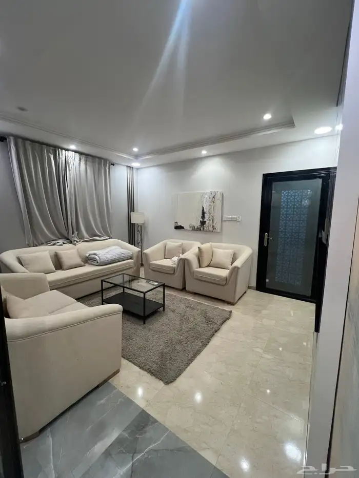 للبيع شقه ارضيه صك حر الشعله 1