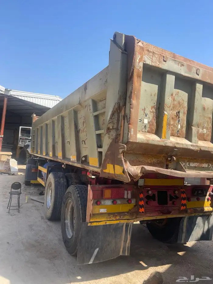 للبيع معدات صندوق قلاب 20 متر وتانكي ماء حلو 5