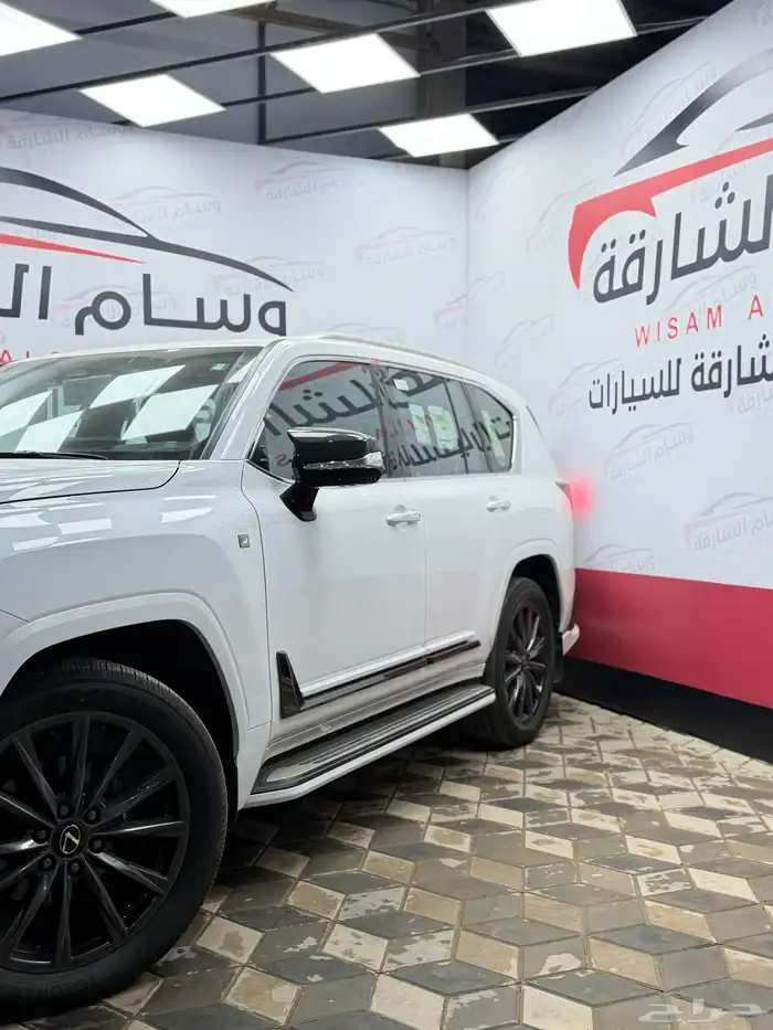 لكزس 2025 أف سبورت الساير 4