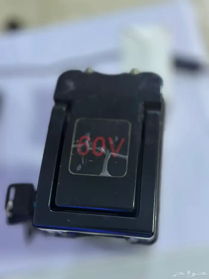 بطارية سكوتر للبيع   60V   20Ah   الشاحن الأصلي 2