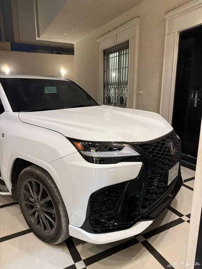 لكزس اف سبورت 2025 ابيض سعودي 1