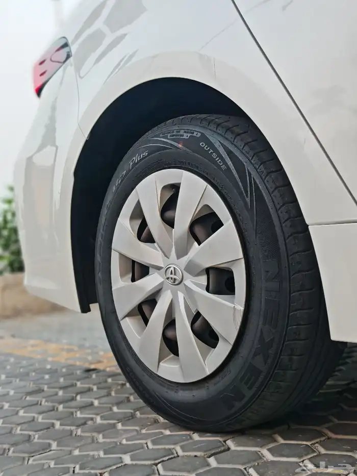 كورولا وكاله عداد 60 الف فقط 42