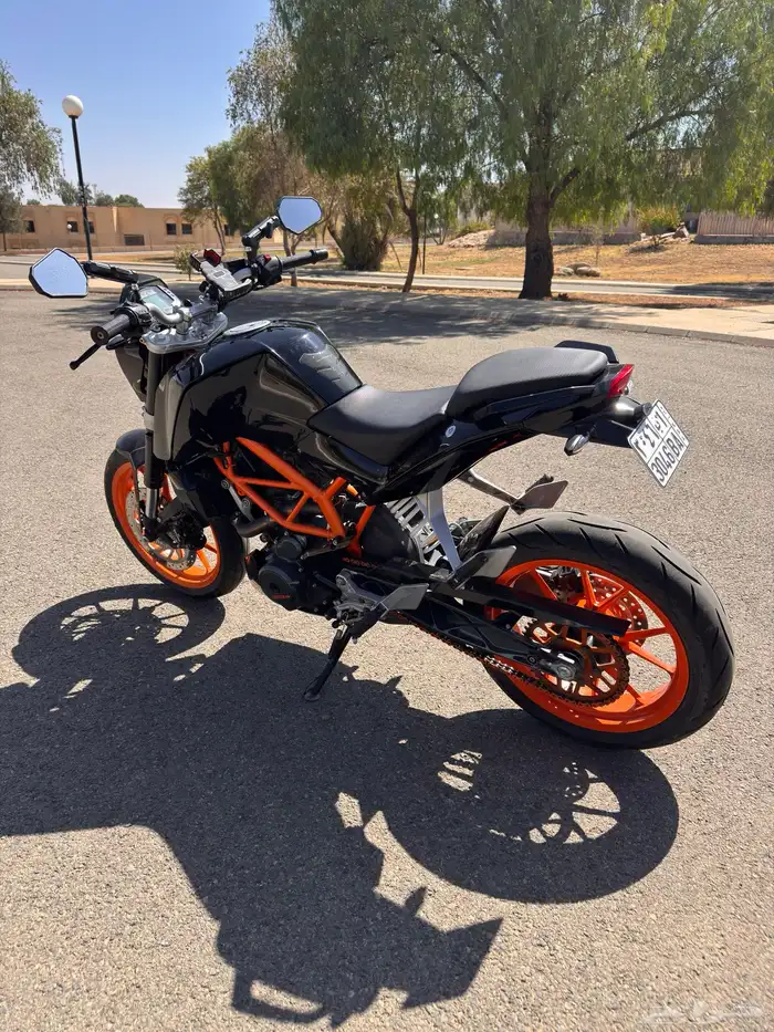 KTM Duke 390 موديل 2014 ماشي 2807 كم فقط 0