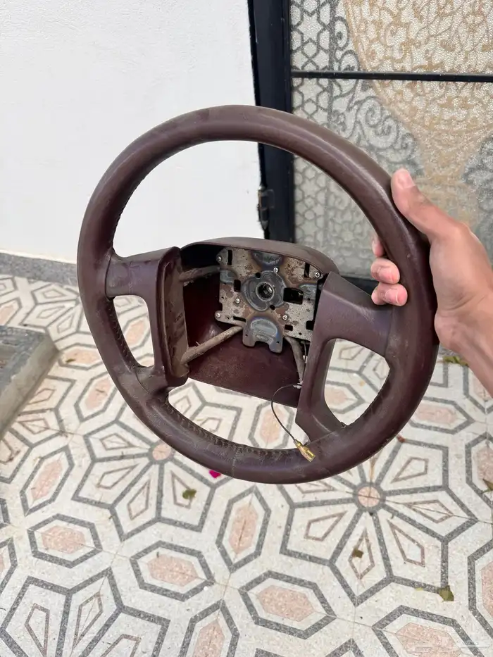 جنوط لكزس 5 مسمار جيب وغطا اسبير مرتبه صالون 97 طارة ددسن 3