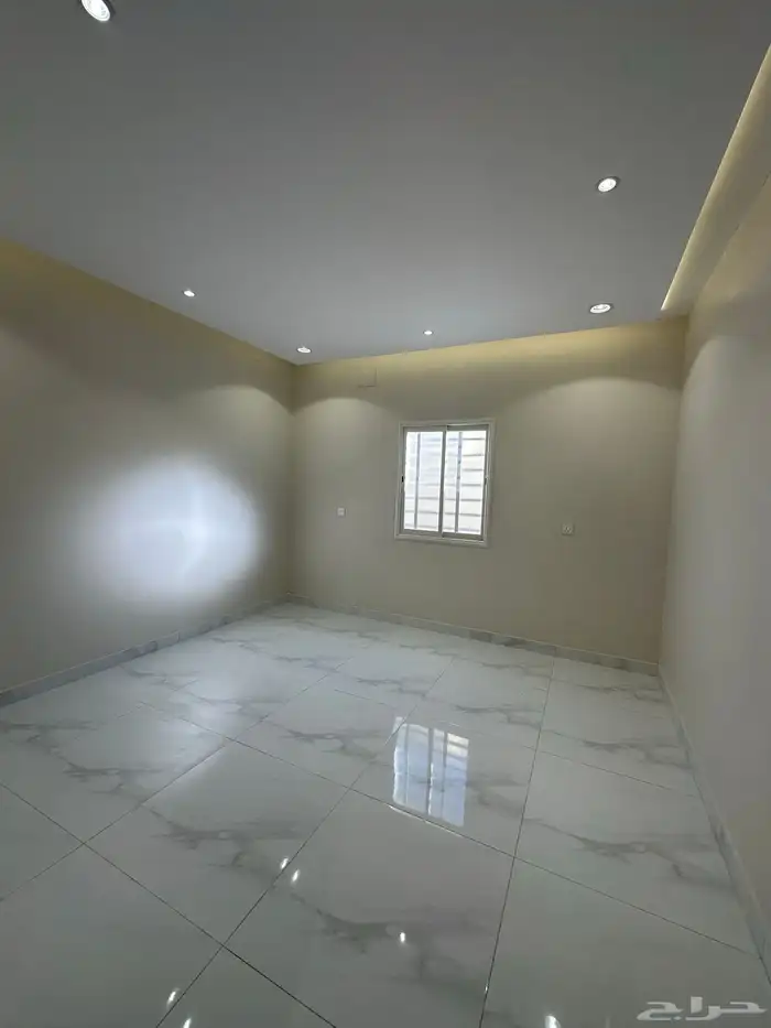 للبيع دور ارضي بمدخل خاص وحوش وسيع المحالة ابها 9