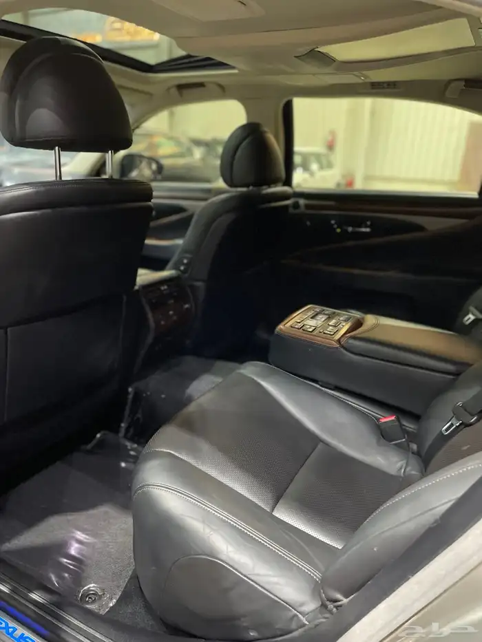 لكزس Ls600h L سعودي 2015 عداد قليل 7