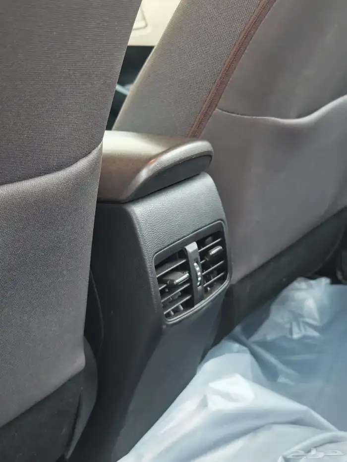 كورولا وكاله عداد 60 الف فقط 36