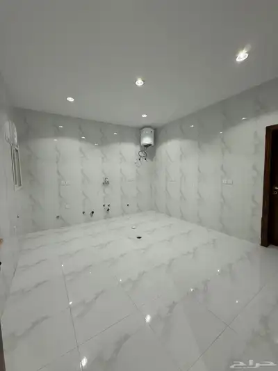 للبيع دور أرضي بحوش كبير شارع 25م قرب حديقة الزهور بالمحالة index