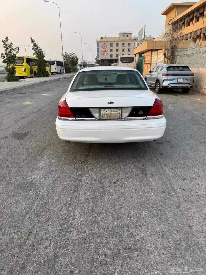 فورد كراون فكتوريا 2011 مخزن 3